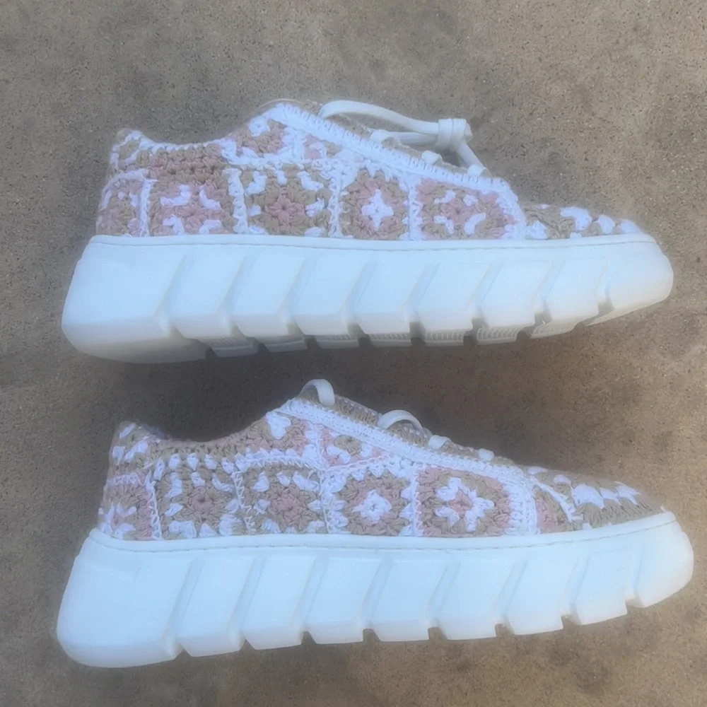 Free People Catch Me If You Can Crochet Platform Sneaker NWOT Size 39/9